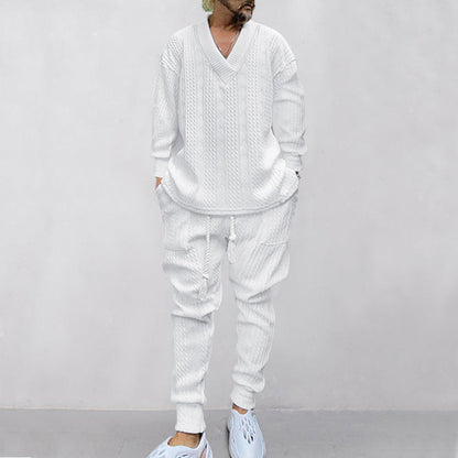 2-delat herrset bestående av en baggy sweatshirt med V-ringning och joggingbyxor