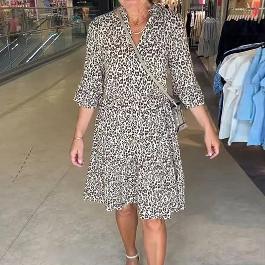 🌸Sommar Hot Sale 50%OFF🌸 Trendig klänning för kvinnor med leopardtryck och V-hals med lös passform