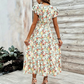 👗 50% RABATT NU!🌸 Blommig V-ringad Klänning med Smockad Midja – Flatterärm & A-linje – Elegant Sommar- & Semesterklänning 🥂