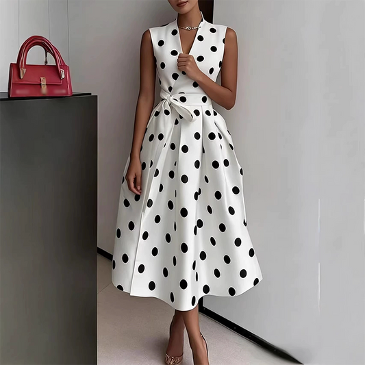 👗 50% RABATT NU! ⏰ Dam Prickig Ärmlös V-ringad Klänning – Luftig & lättviktig – Perfekt för sommar, brunch eller stranddagar – lekfull och chic 🎠