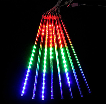 Espectáculo de luces animado en el patio con LED de múltiples colores